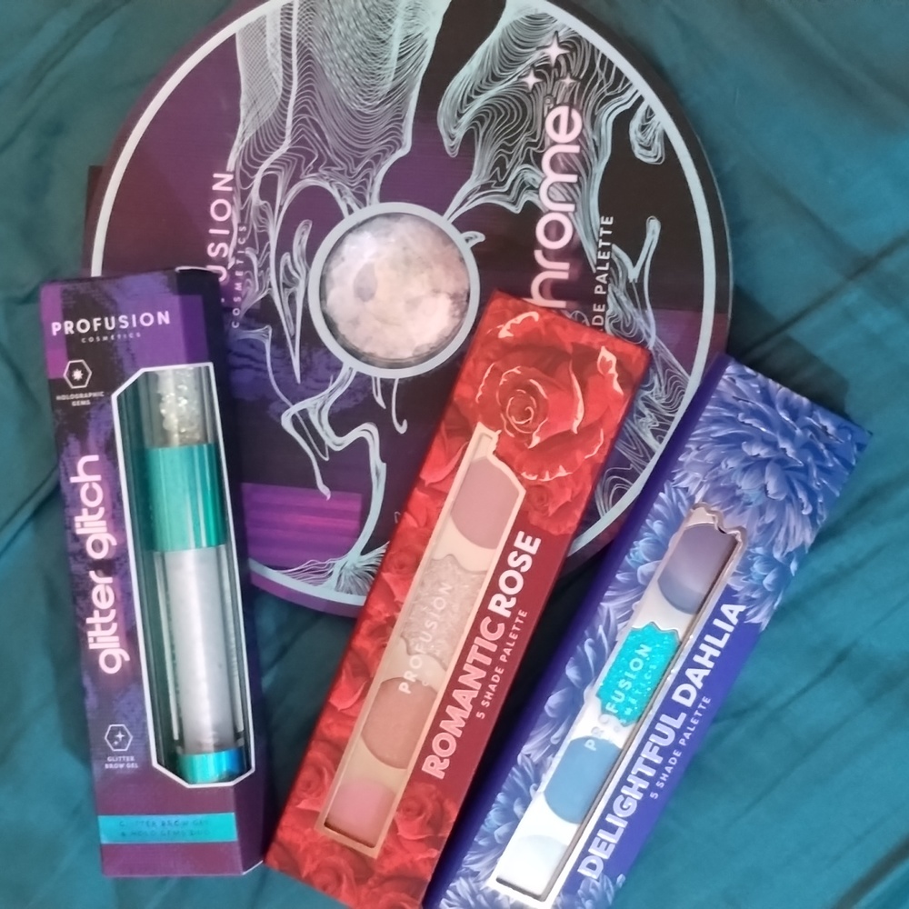 Makeup bundle brand new.  Bag12